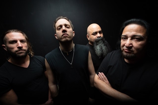 Дино Казарес (FEAR FACTORY) о возможной негативной реакции фанатов на новый альбом группы